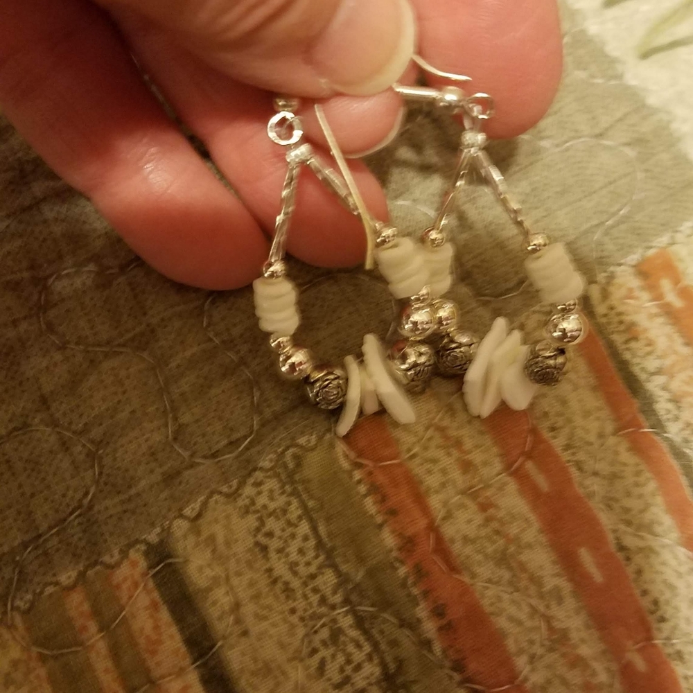 Pretty white and silver dangly handmade earringsPlease go to my page and see ot - Picture 3 of 12